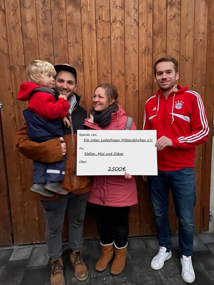 Scheckuebergabe 22 01